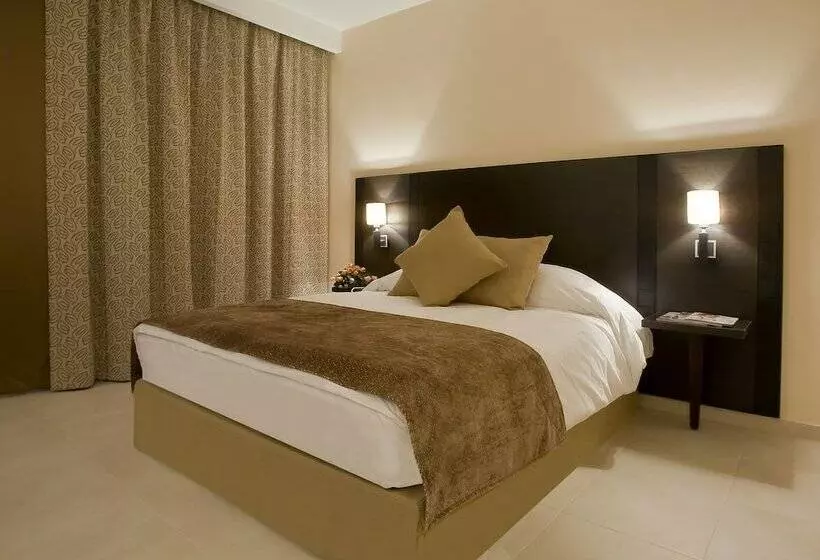 اتاق استاندارد با چشم‌انداز استخر, Labranda Targa Aqua Parc