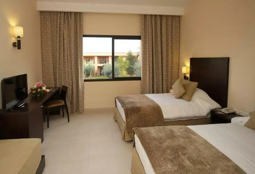 اتاق استاندارد سه تخته با چشم‌انداز استخر, Labranda Targa Aqua Parc