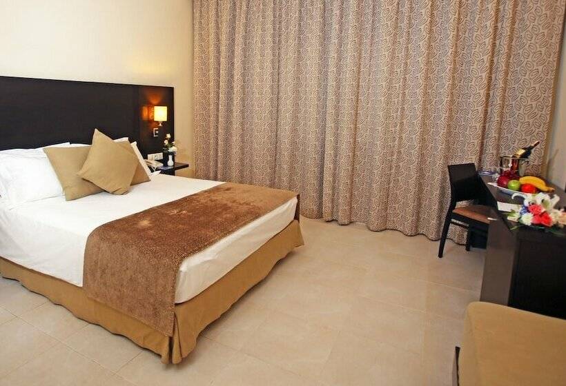 Трехместный Номер Стандарт Вид на Бассейн, Labranda Targa Aqua Parc