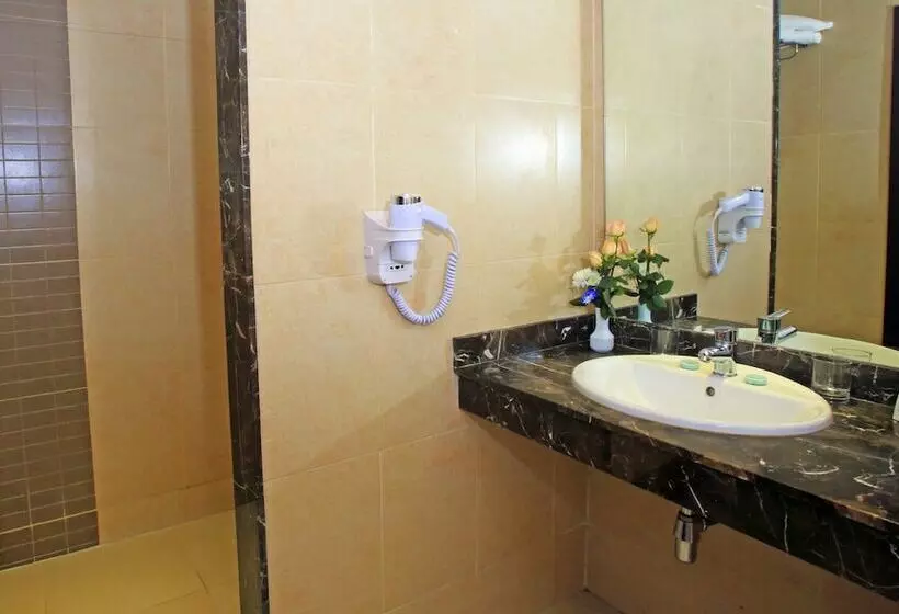 اتاق استاندارد سه تخته با چشم‌انداز استخر, Labranda Targa Aqua Parc