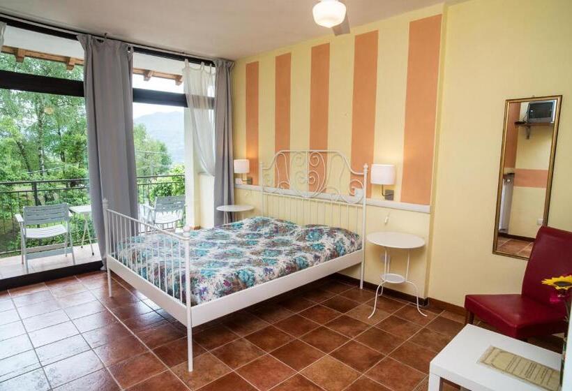 غرفة كمفورت مع بلكونة, Madonna Della Neve