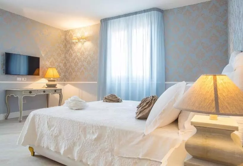 سوییت جونیور, Marina Holiday & Spa