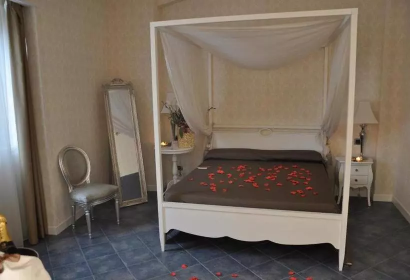 اتاق راحتی, Marina Holiday & Spa