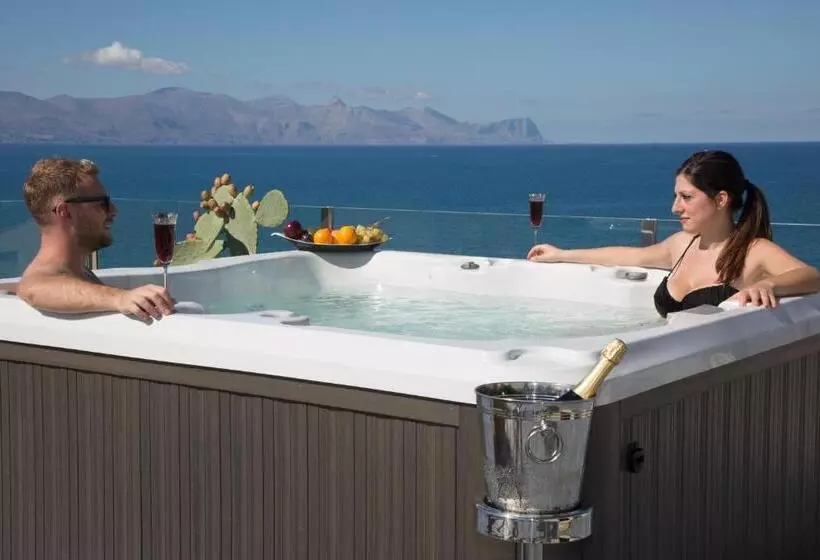 سوییت لوکس, Marina Holiday & Spa