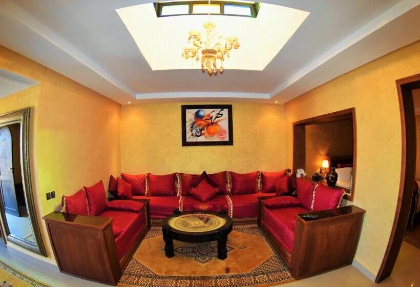 سوییت, Palm S Hotel Club