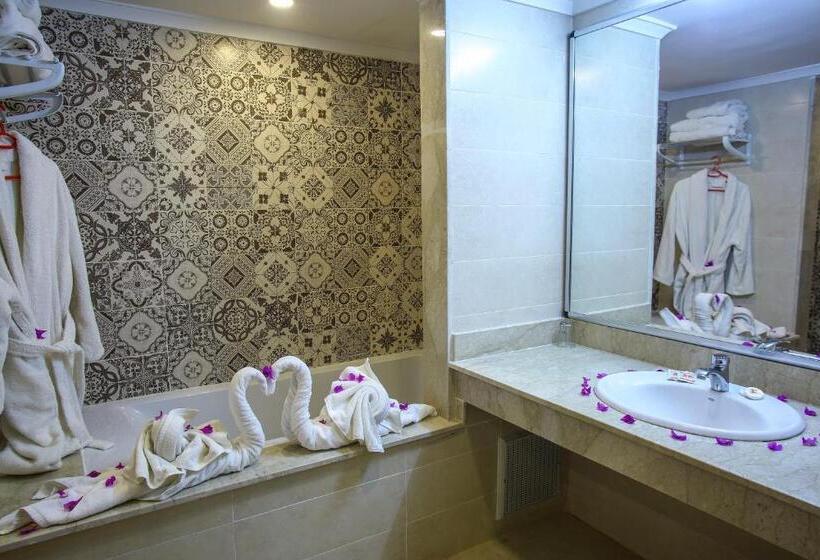 سوییت, Palm S Hotel Club