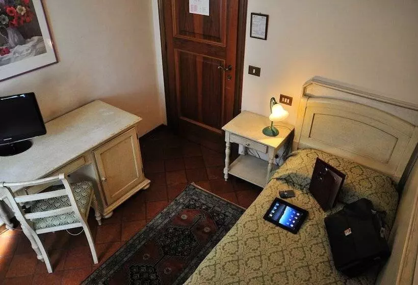 اتاق استاندارد یک نفره, Park Hotel Villa Giustinian