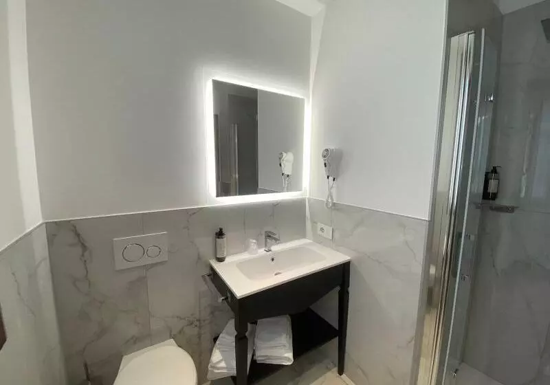 اتاق استاندارد سه نفره, Park Hotel Villa Giustinian