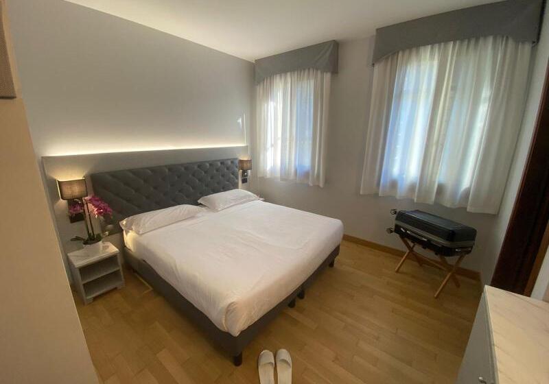 غرفة قياسية ثلاثية, Park Hotel Villa Giustinian