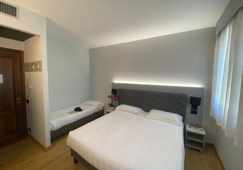 غرفة قياسية ثلاثية, Park Hotel Villa Giustinian