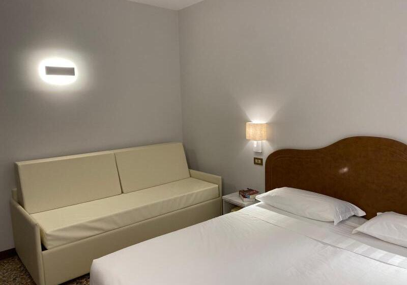 Номер Стандарт Трехместный, Park Hotel Villa Giustinian