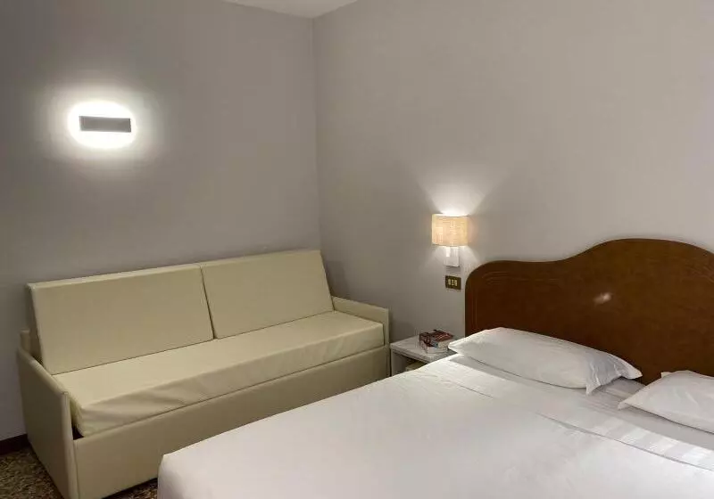 اتاق استاندارد سه نفره, Park Hotel Villa Giustinian