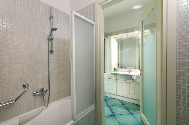 חדר קלאסי, Santa Gilla