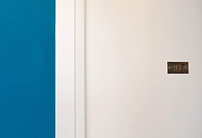 غرفة قياسية ثلاثية, Spinelli