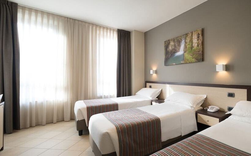 غرفة قياسية ثلاثية, Spinelli