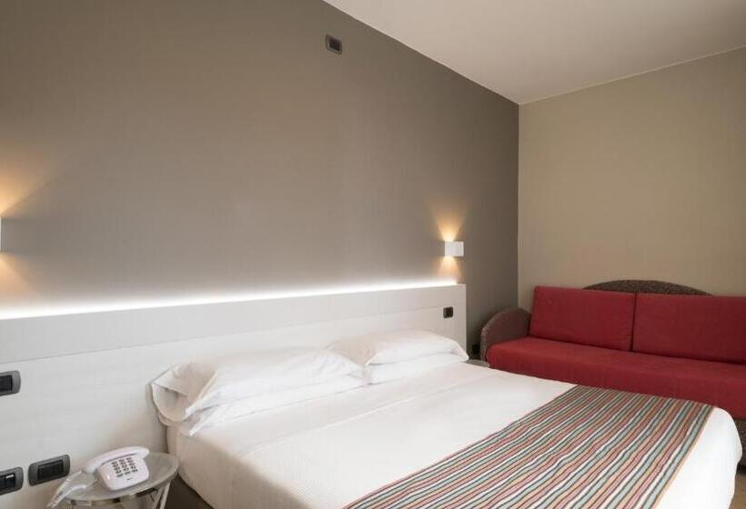 غرفة قياسية ثلاثية, Spinelli