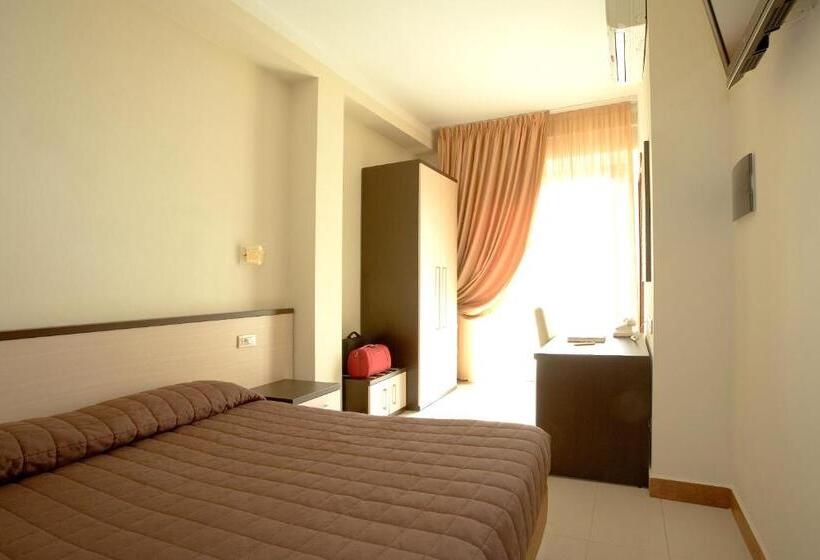 غرفة كلاسيكية, Spinelli