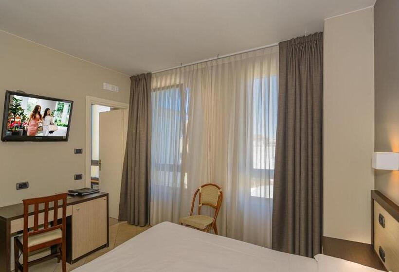 غرفة كلاسيكية, Spinelli