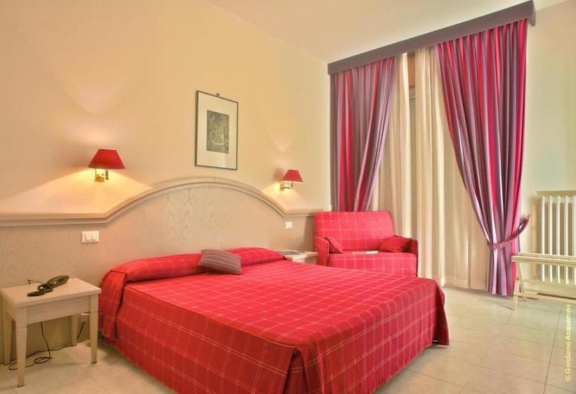 海景标准间带阳台, Splendid