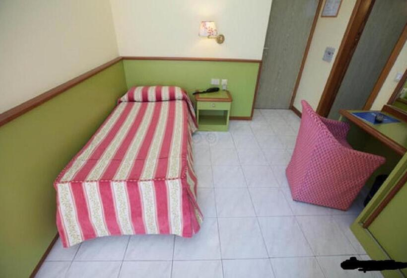 标准单人间, Splendid