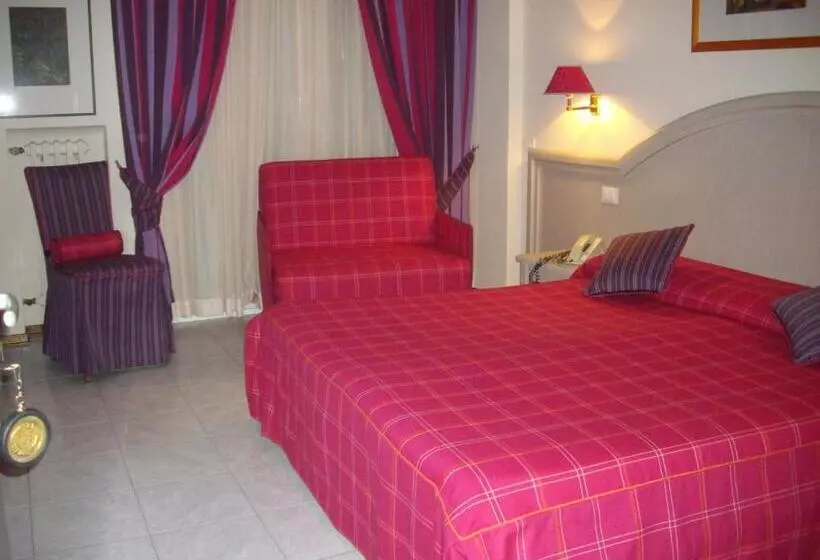 اتاق استاندارد سه نفره, Splendid