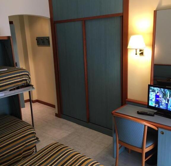 四人标准间, Splendid