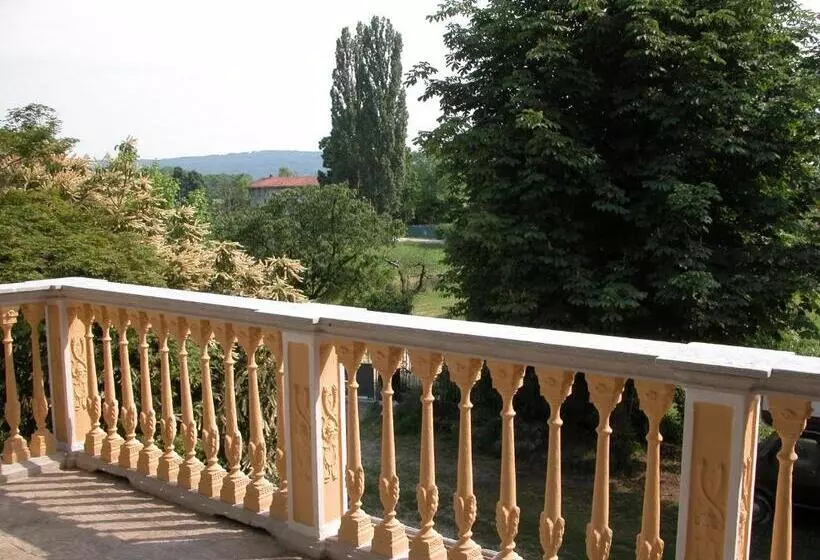 スイート, Villa d'Azeglio