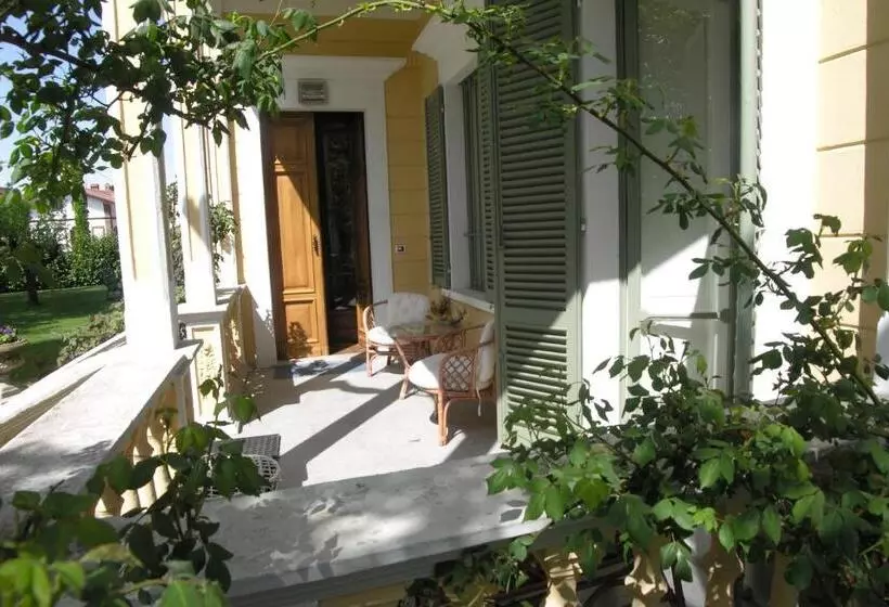 スイート, Villa d'Azeglio