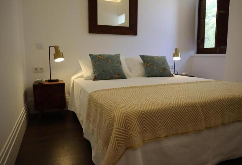 اتاق استاندارد, Os Agostos