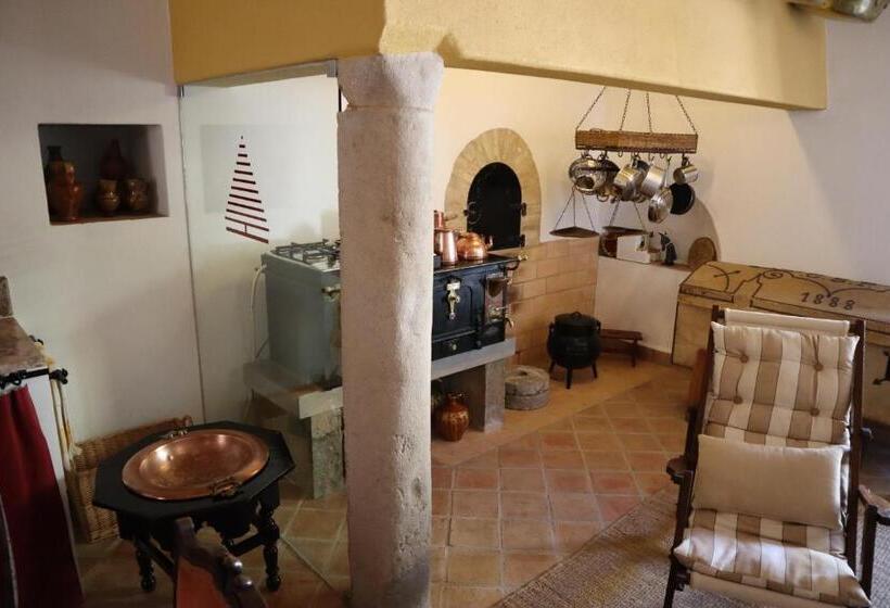سوییت, Os Agostos