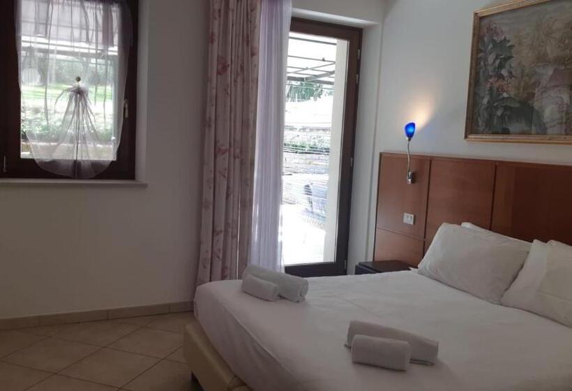 Номер Стандарт с Террасой, Casaliva Relais