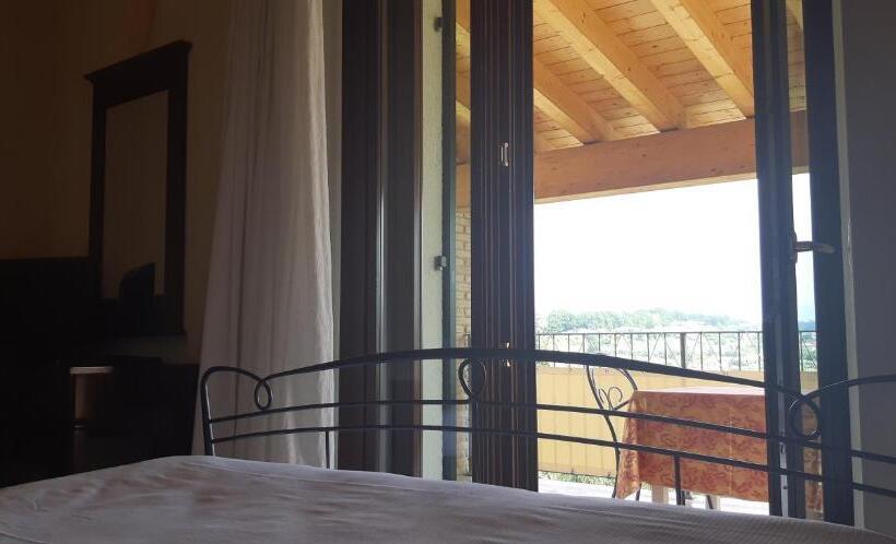 Номер Стандарт с Балконом, Casaliva Relais