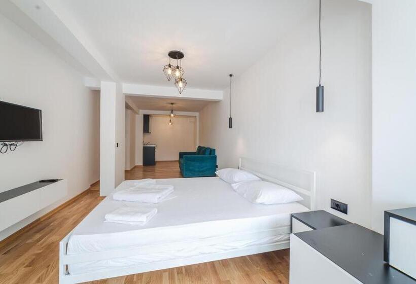Standard Quadruple Room, Poseidon Apartments