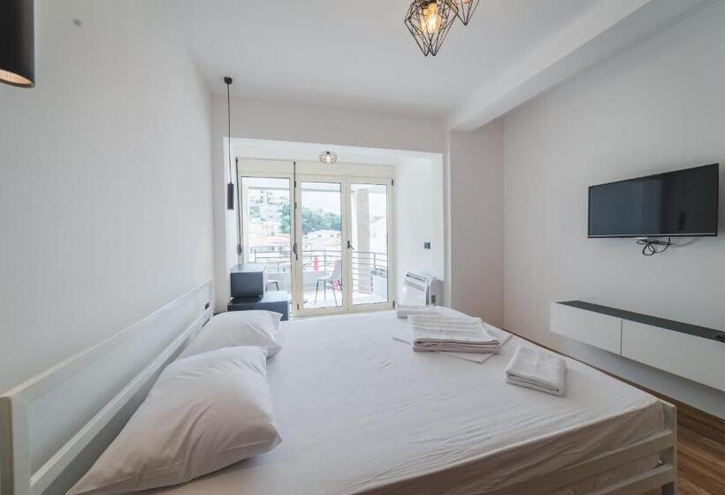 Standard Quadruple Room, Poseidon Apartments