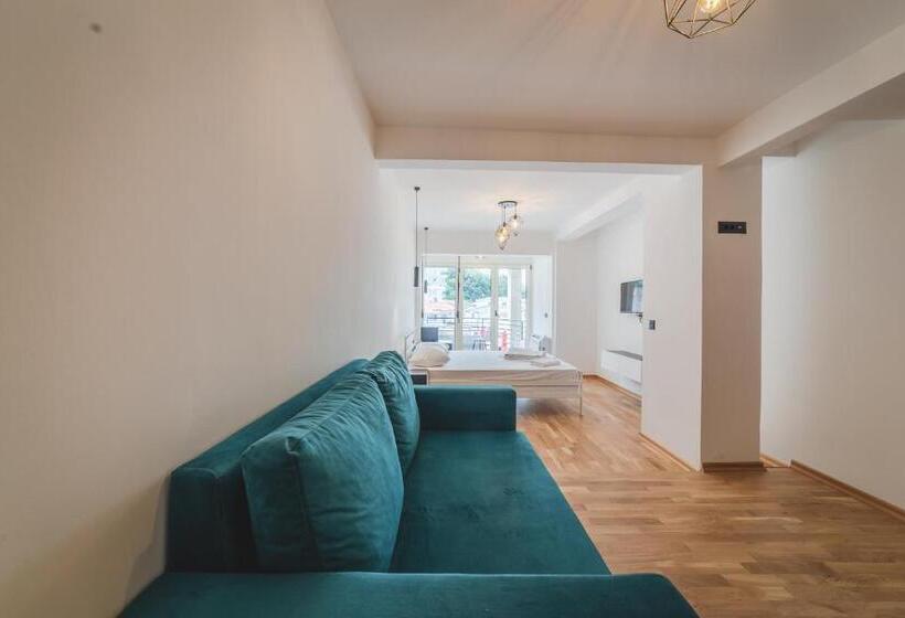 Standard Quadruple Room, Poseidon Apartments