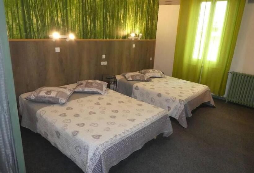 اتاق استاندارد چهارنفره با بالکن, Etanit ! Béziers Plein Centre   1mn Du Bus, De La Gare Du Train Et Liaison Aéroport  Chambres Climat