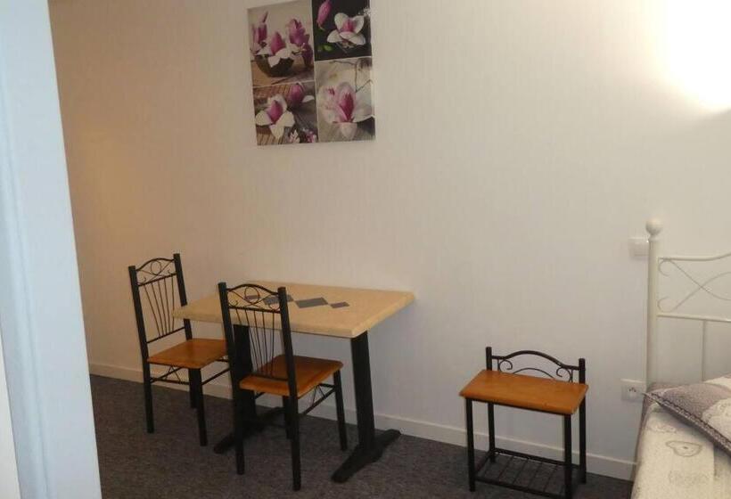 اتاق پریمیوم چهارنفره, Etanit ! Béziers Plein Centre   1mn Du Bus, De La Gare Du Train Et Liaison Aéroport  Chambres Climat