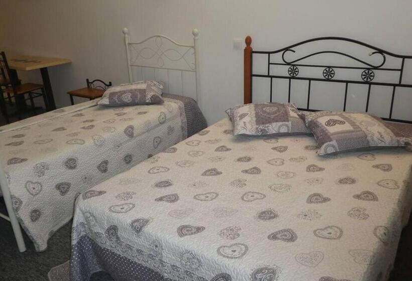 اتاق پریمیوم چهارنفره, Etanit ! Béziers Plein Centre   1mn Du Bus, De La Gare Du Train Et Liaison Aéroport  Chambres Climat