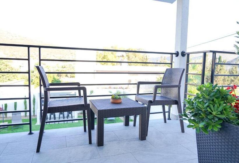 带1个卧室带泳池的公寓, Kamaroporta Luxury Apartments