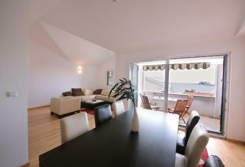 آپارتمان 2 خوابه با چشمانداز دریا, Guest House Zenović