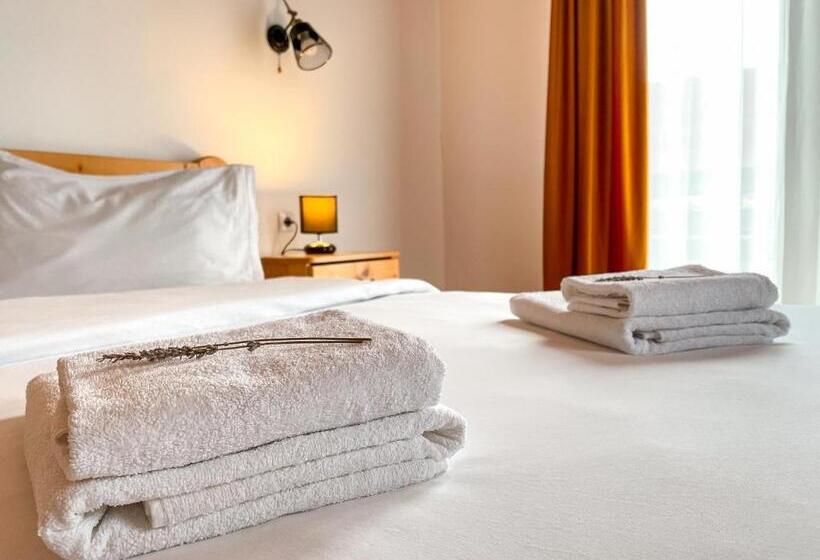 اتاق استاندارد با بالکن, Pensiunea Ocna Maramuresului