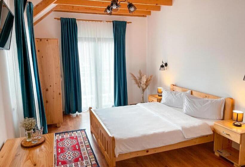 اتاق استاندارد با بالکن, Pensiunea Ocna Maramuresului