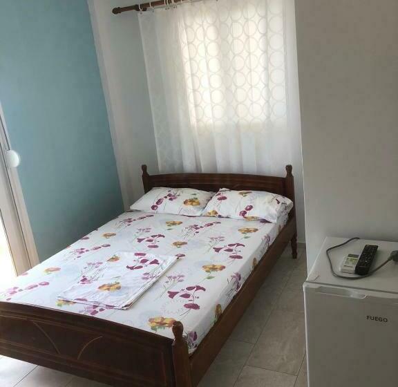 דירה בת חדר שינה 1 עם מרפסת, Villa John