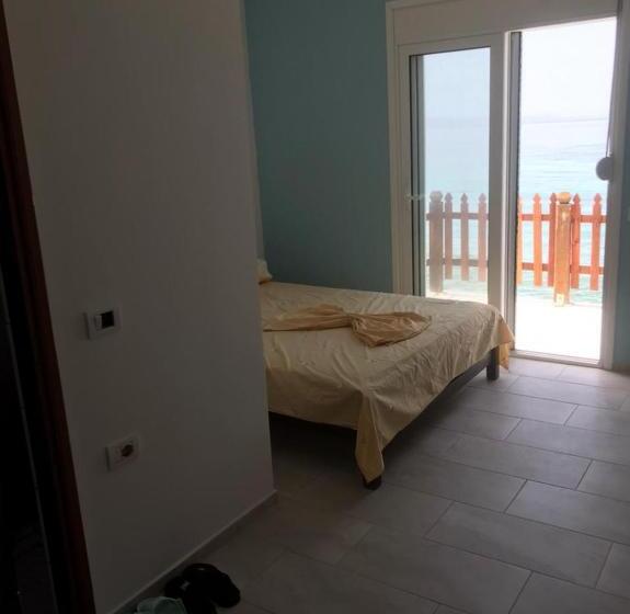 דירה בת חדר שינה 1 עם מרפסת, Villa John