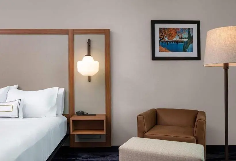 キングサイズベッドのスタンダードルーム, Fairfield By Marriott Inn & Suites Lewisburg