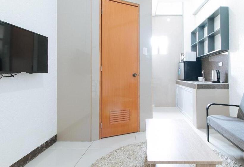 Номер Deluxe, Reddoorz Plus Near Tambo Paranaque