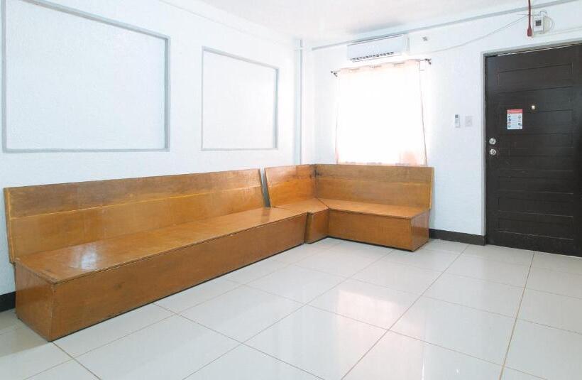 Семейный Номер, Reddoorz Plus Near Tambo Paranaque