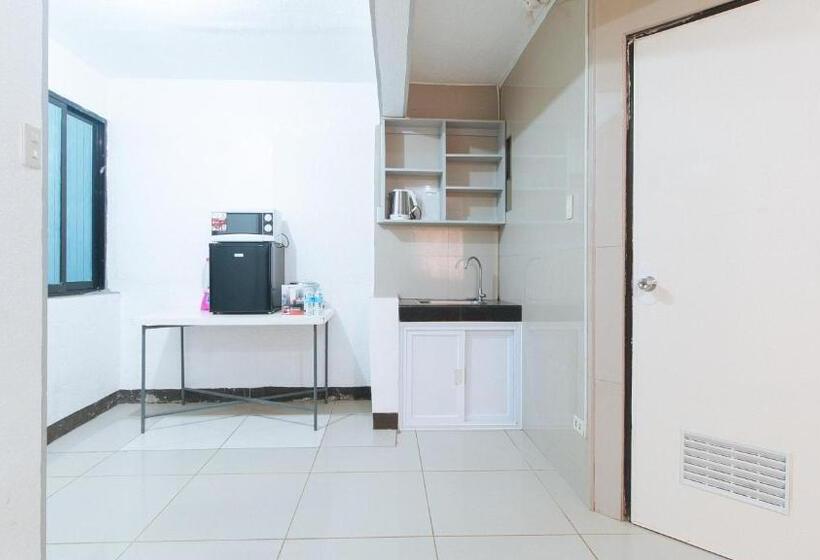 家庭间, Reddoorz Plus Near Tambo Paranaque