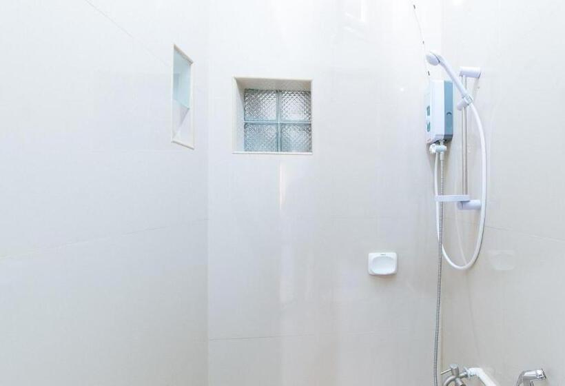 Семейный Номер, Reddoorz Plus Near Tambo Paranaque