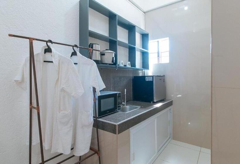 Номер Deluxe, Reddoorz Plus Near Tambo Paranaque